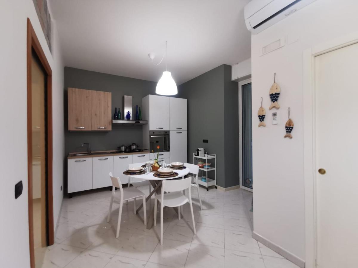 Comfort Apartment And Terrace Nel Cuore Di Bari Exteriör bild